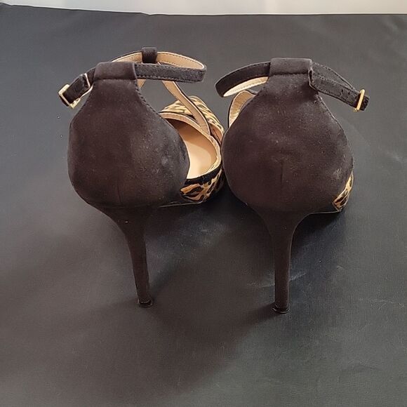 CHRISTIAN SIRIANO LEOPARD PRINT ADJUSTABLE ANKLE STRAP POINTED TOE SHOE - Picture 13 of 16